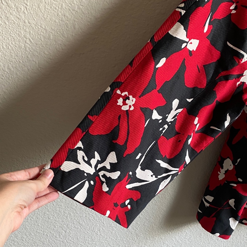 Anne Klein Red and Black Floral Blazer - Picture 5 of 16